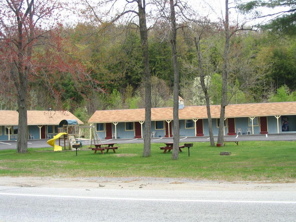 Warrensburg Inn&Suites Exterior foto